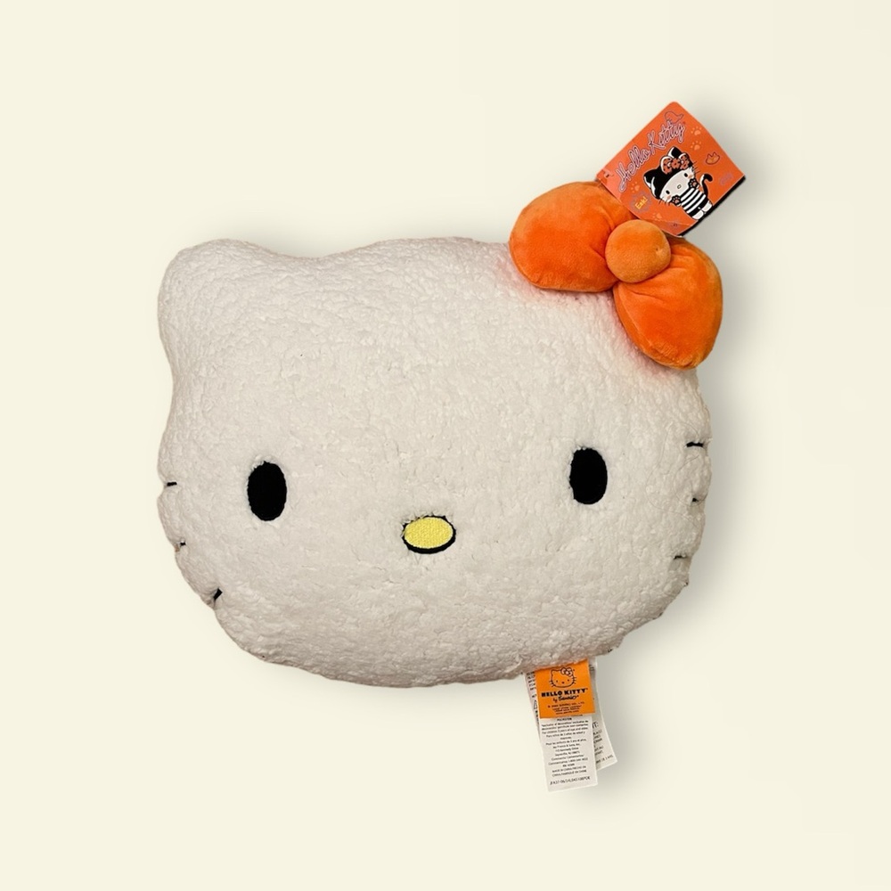 Hello kitty Halloween pillow